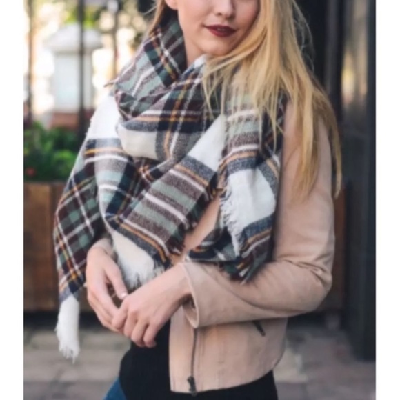 Brown White Mint Frayed Hem Blanket Scarf - Picture 1 of 3